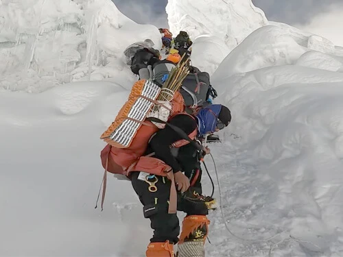 Nepal Opens 97 Peaks for Free Climbing