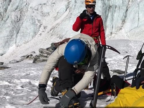 Climbing Everest without Oxygen