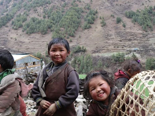 People of Manaslu
