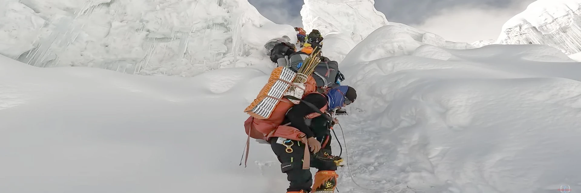 everest-climbing-without-oxygen-cylinder