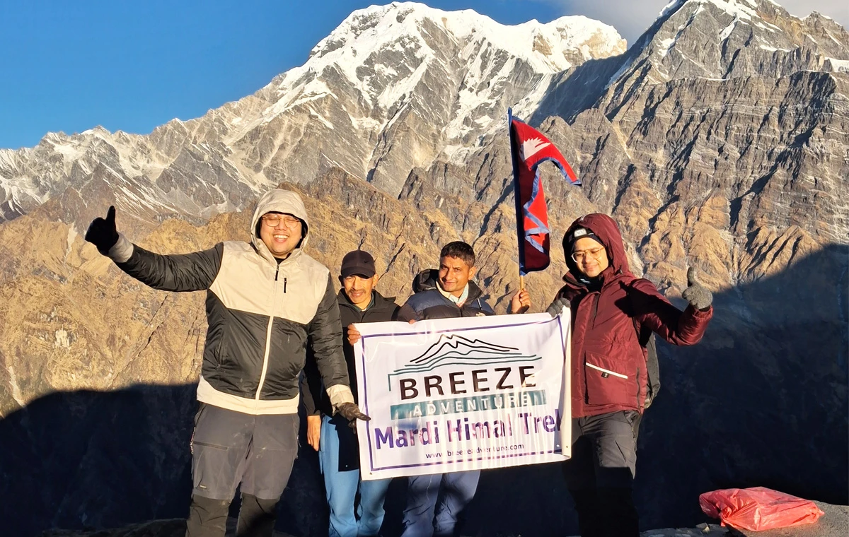 Trekkers enjoying Mardi Himal Trek