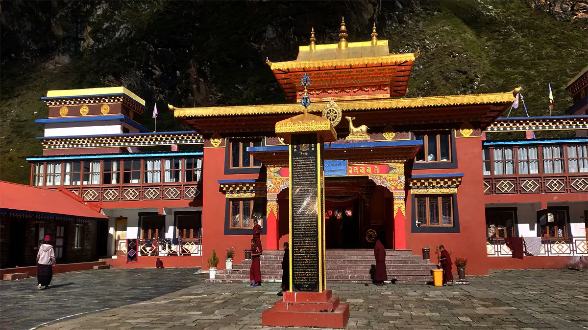 manaslu-monastery