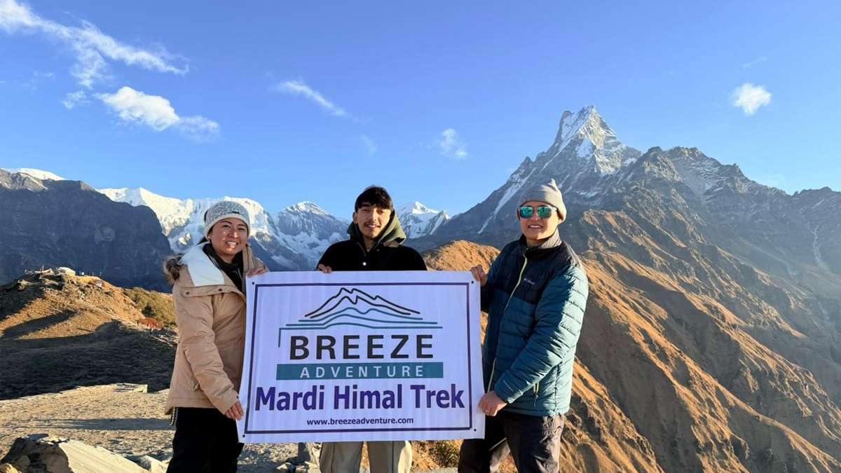 Breeze Adventure team in Mardi Himal ensuring safety and smooth journey