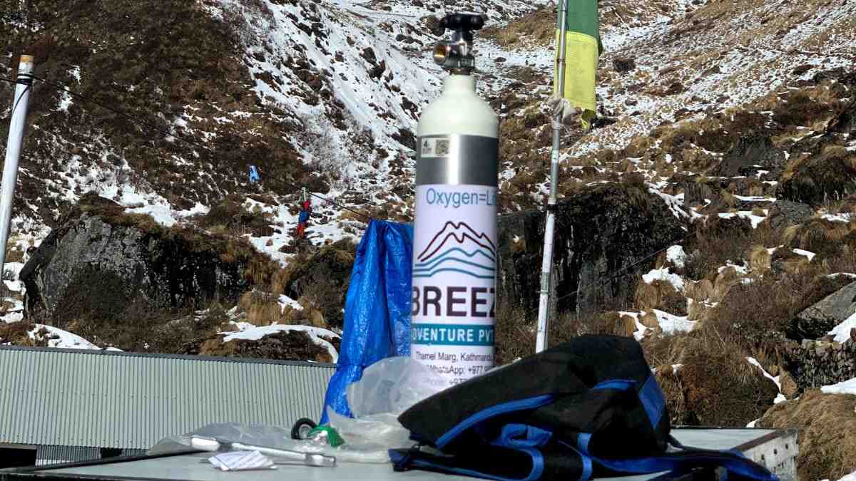 Breeze Adventure handles altitude sickness with oxygen tank