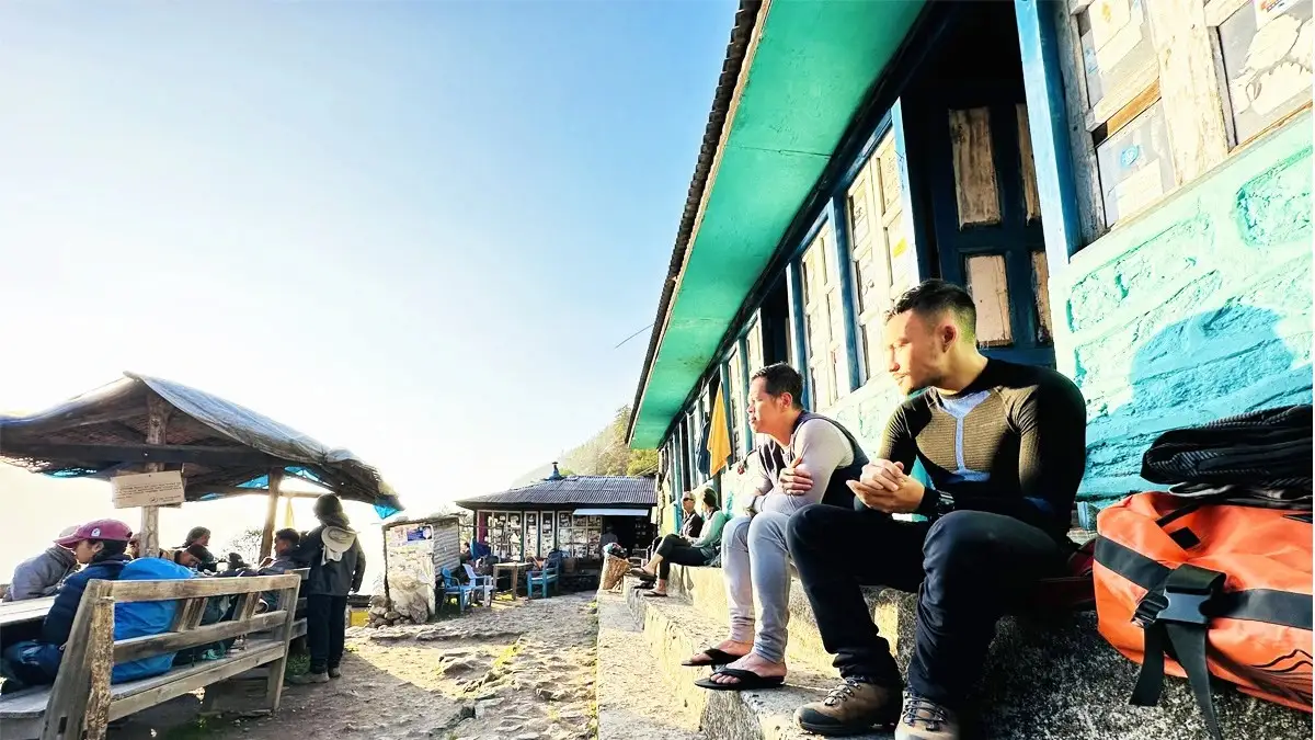 Trekkers in Kyanjin Gompa Hotel