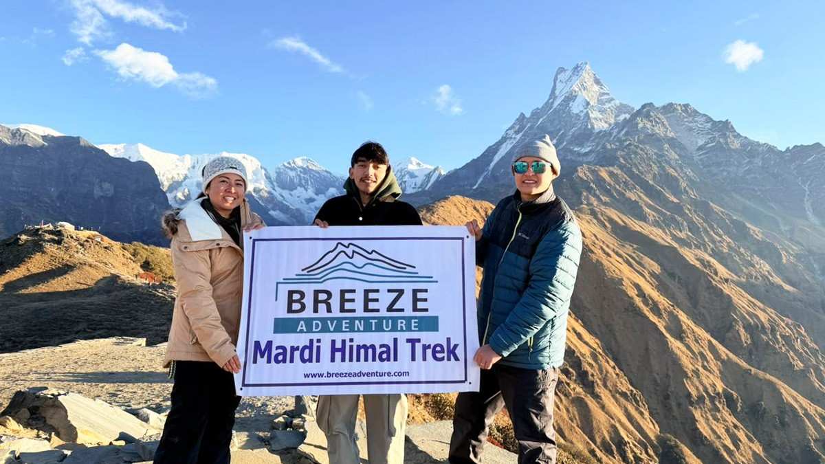 Breeze Adventure team in Mardi Himal supporting trekkers