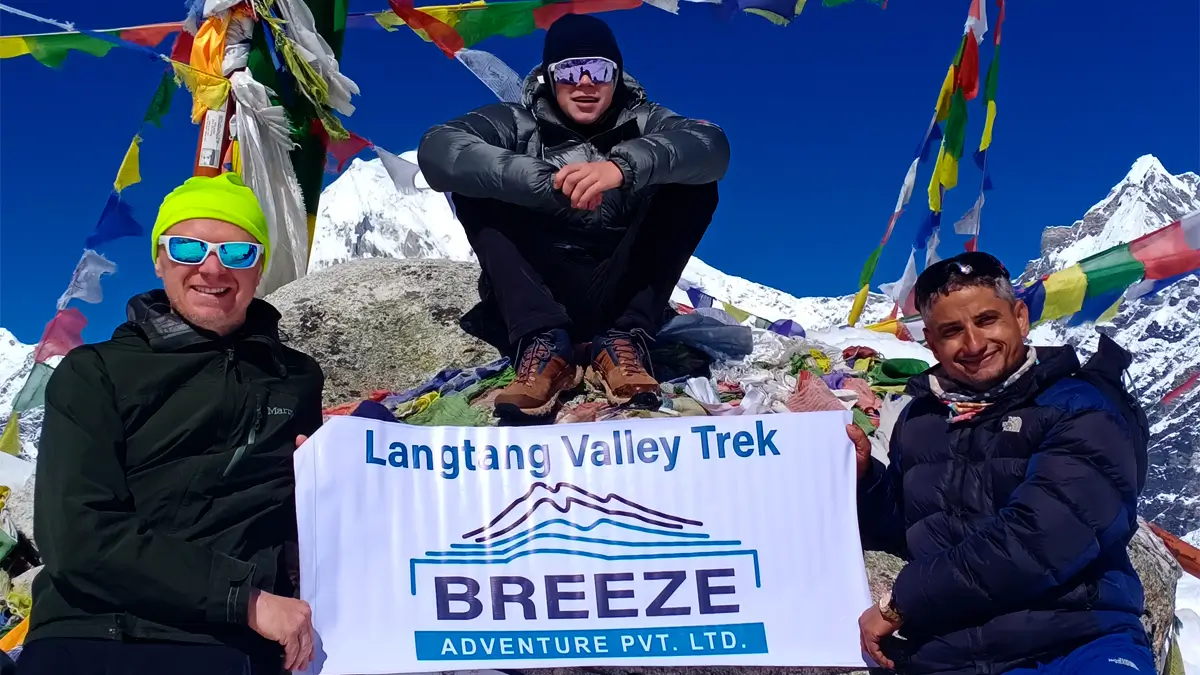 team-breeze-at-tserkori-peak-langtang-valley-trek