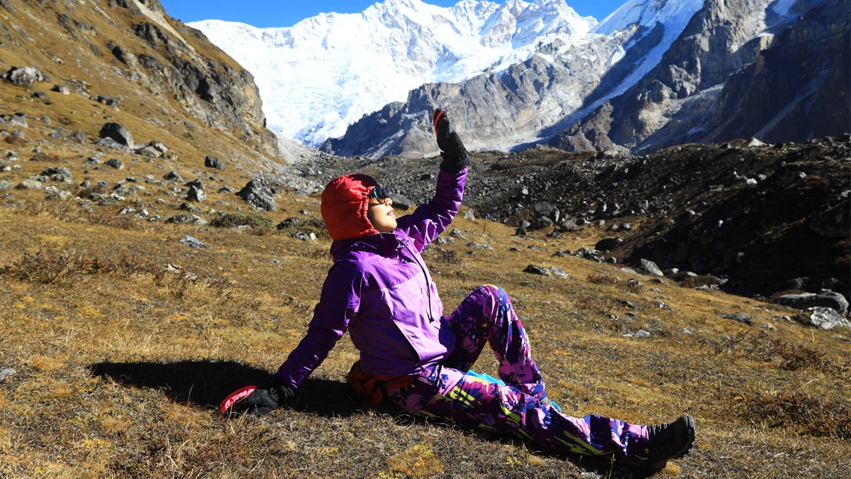 Enjoying warm weather in Himalyan trek in Spring season