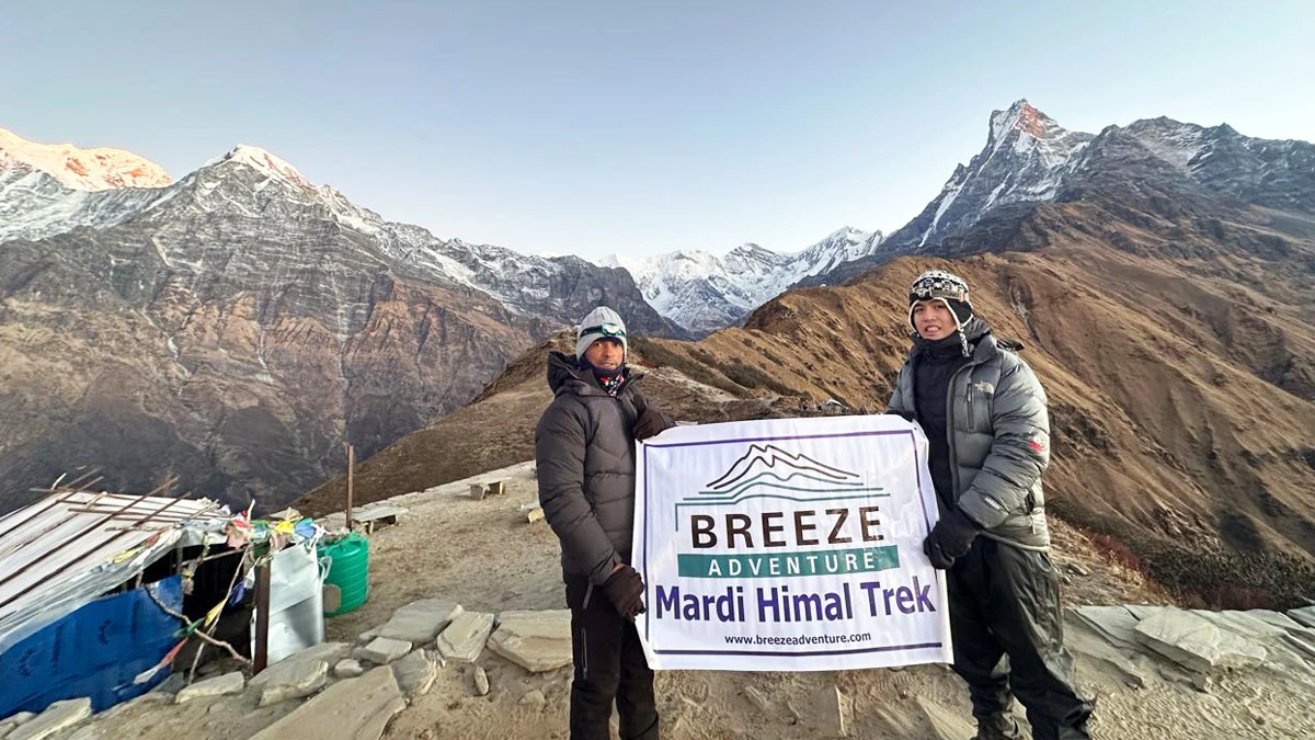 Breeze Adventure team in Mardi Himal supporting trekkers
