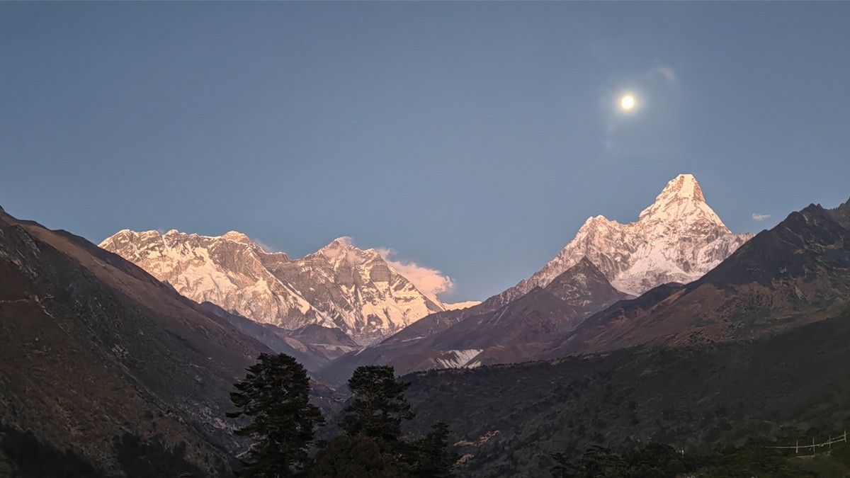 Stargazing night from Everest is a dream of millions