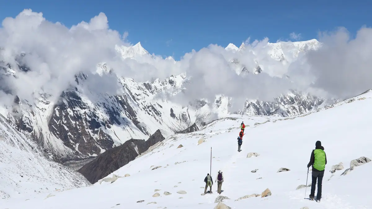 Manaslu-trail-snow