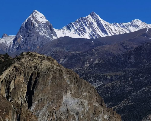 Annapurna Circuit Trekking ()
